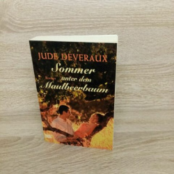 Jude Deveraux-Sommer unter dem Maulbeerbaum.