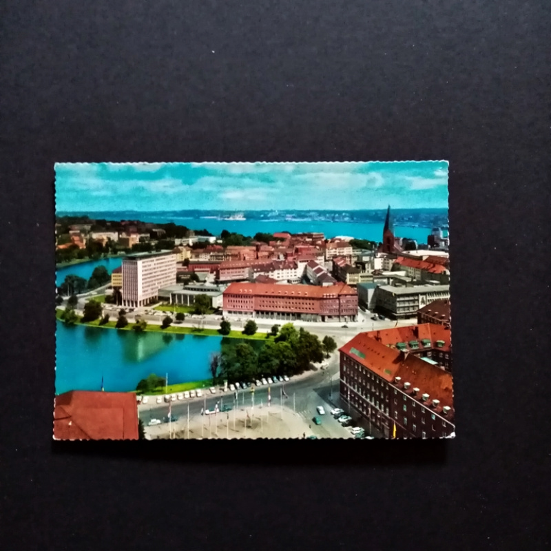 Ansichtskarte-Kiel. blick auf Stadt und Hafen.
